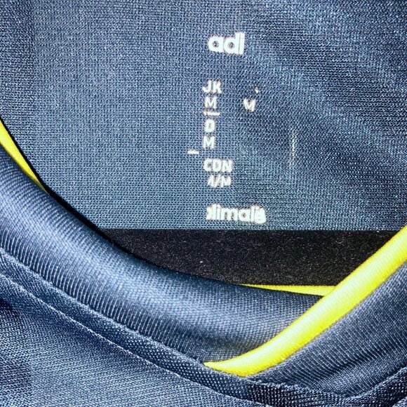 vintage men's addidas  tennis, socceer. athletic top,  grey w yellow. size M - Picture 6 of 6